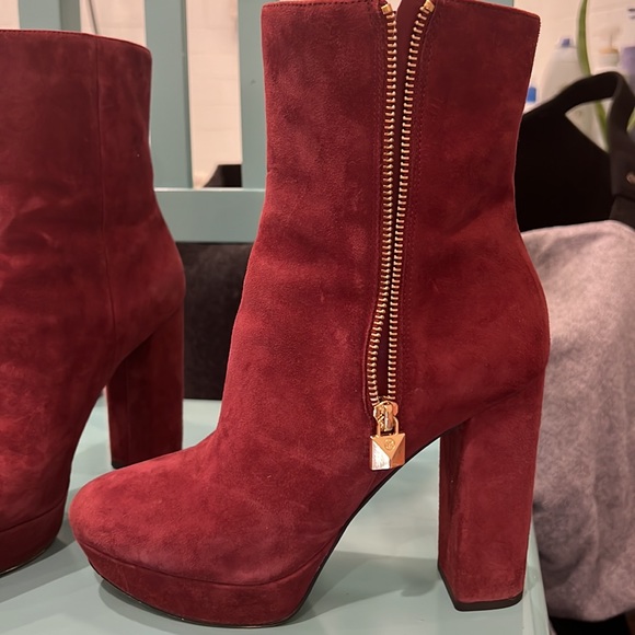 Michael Kors velvet burgundy booties - Picture 3 of 5